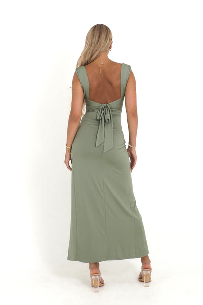 Polished Dress with an Effortless Classic Look