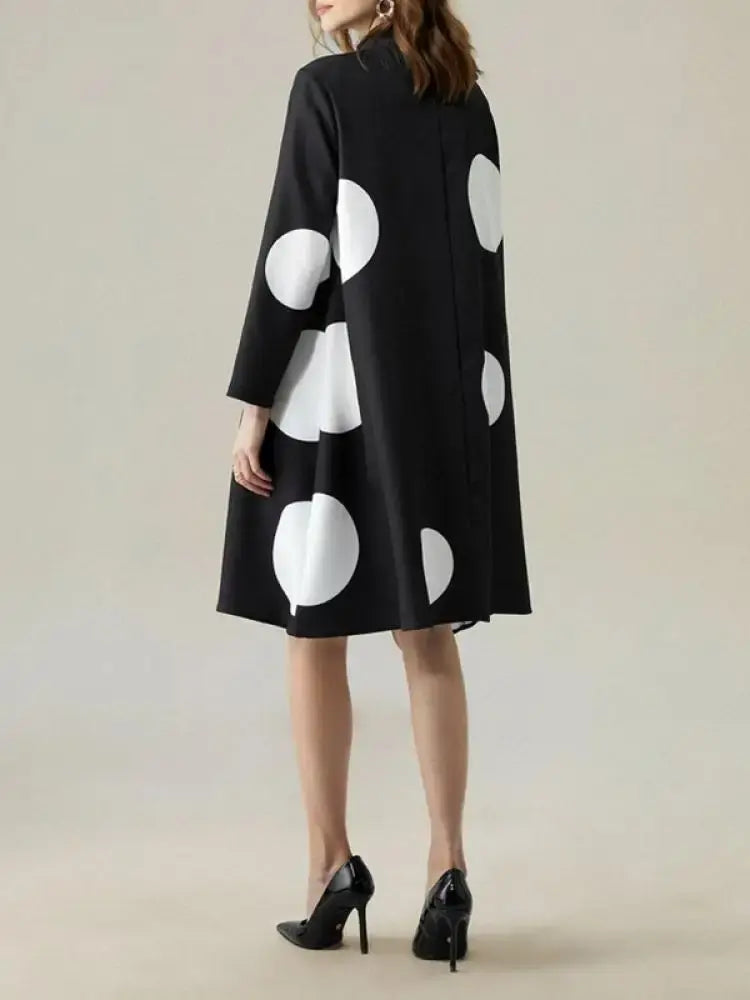 Classic Vintage Dress with a Flattering Fit