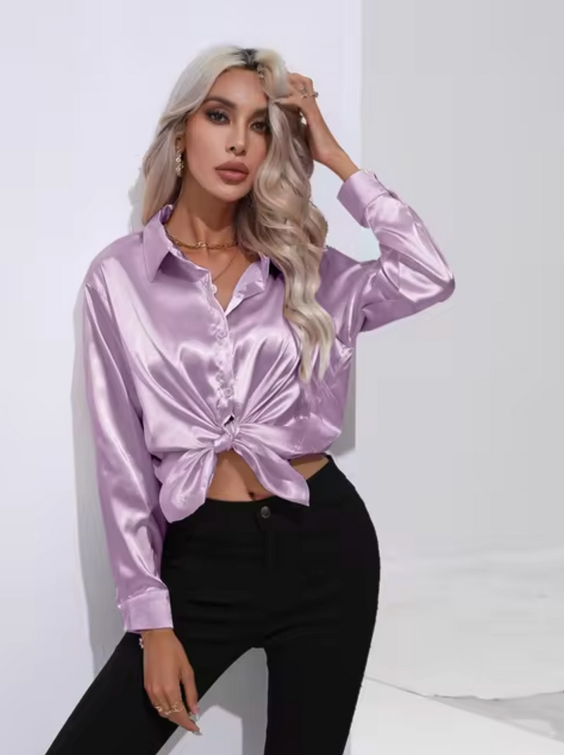 Well Tailored Blouse with a Graceful Silhouette