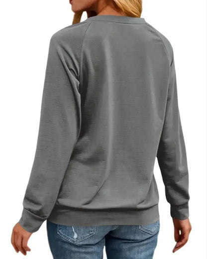Effortlessly Elegant Sweater with a Timeless Design
