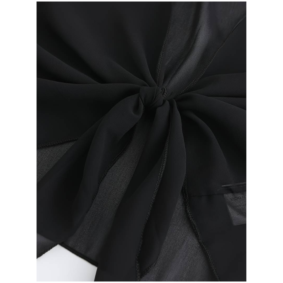 Effortlessly Elegant Blouse with a Timeless Design