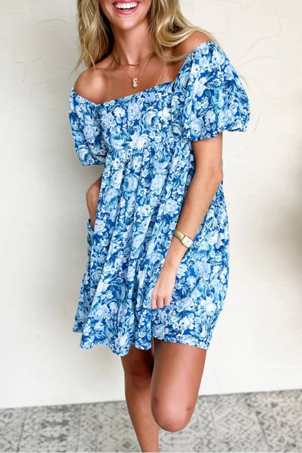 Classic Vintage Dress with a Flattering Fit