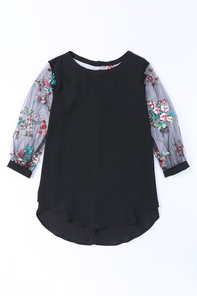Classic Vintage Blouse with a Flattering Fit
