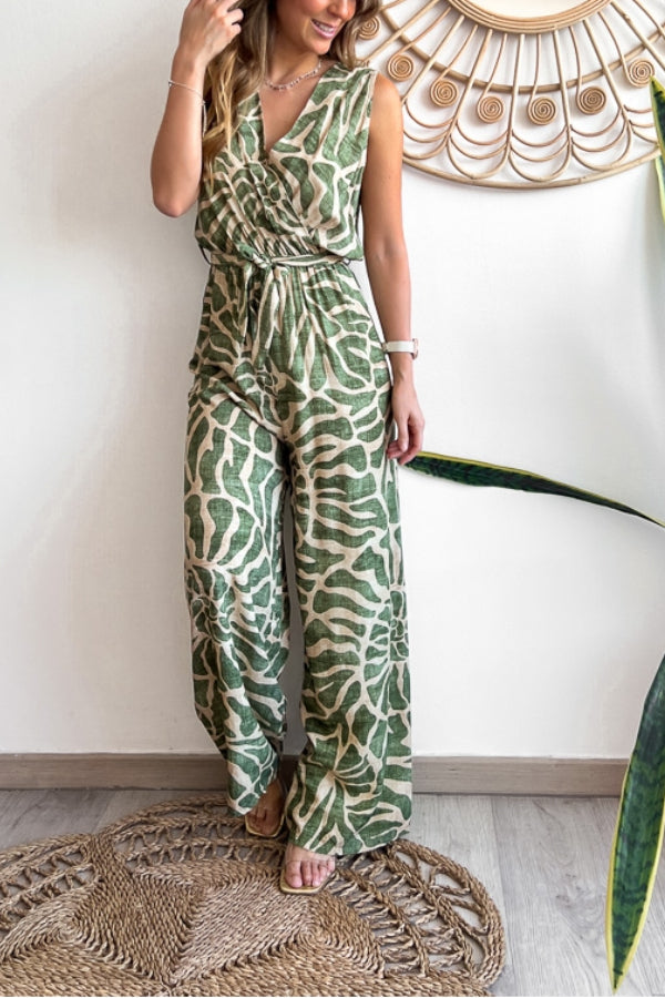 Gracefully Styled Garment for Any Occasion