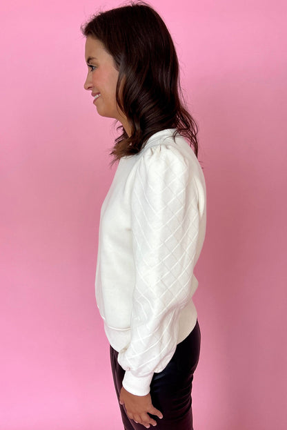 Effortlessly Elegant Sweater with a Timeless Design