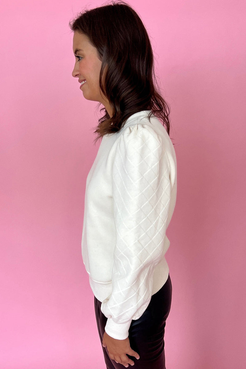 Effortlessly Elegant Sweater with a Timeless Design