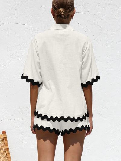 Well Tailored Top with a Graceful Silhouette