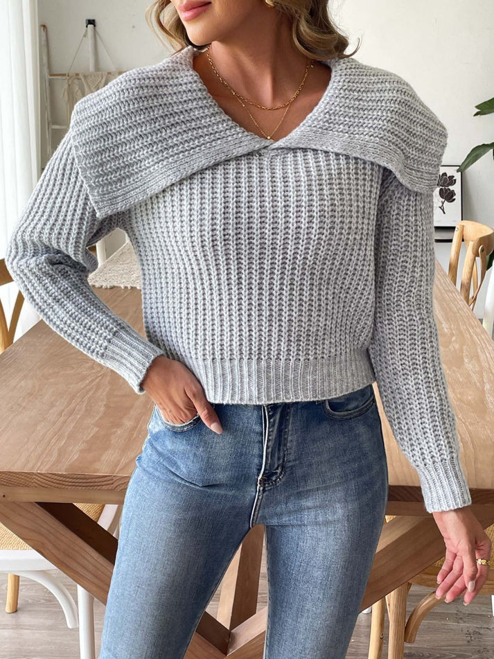 Well Tailored Sweater with a Graceful Silhouette