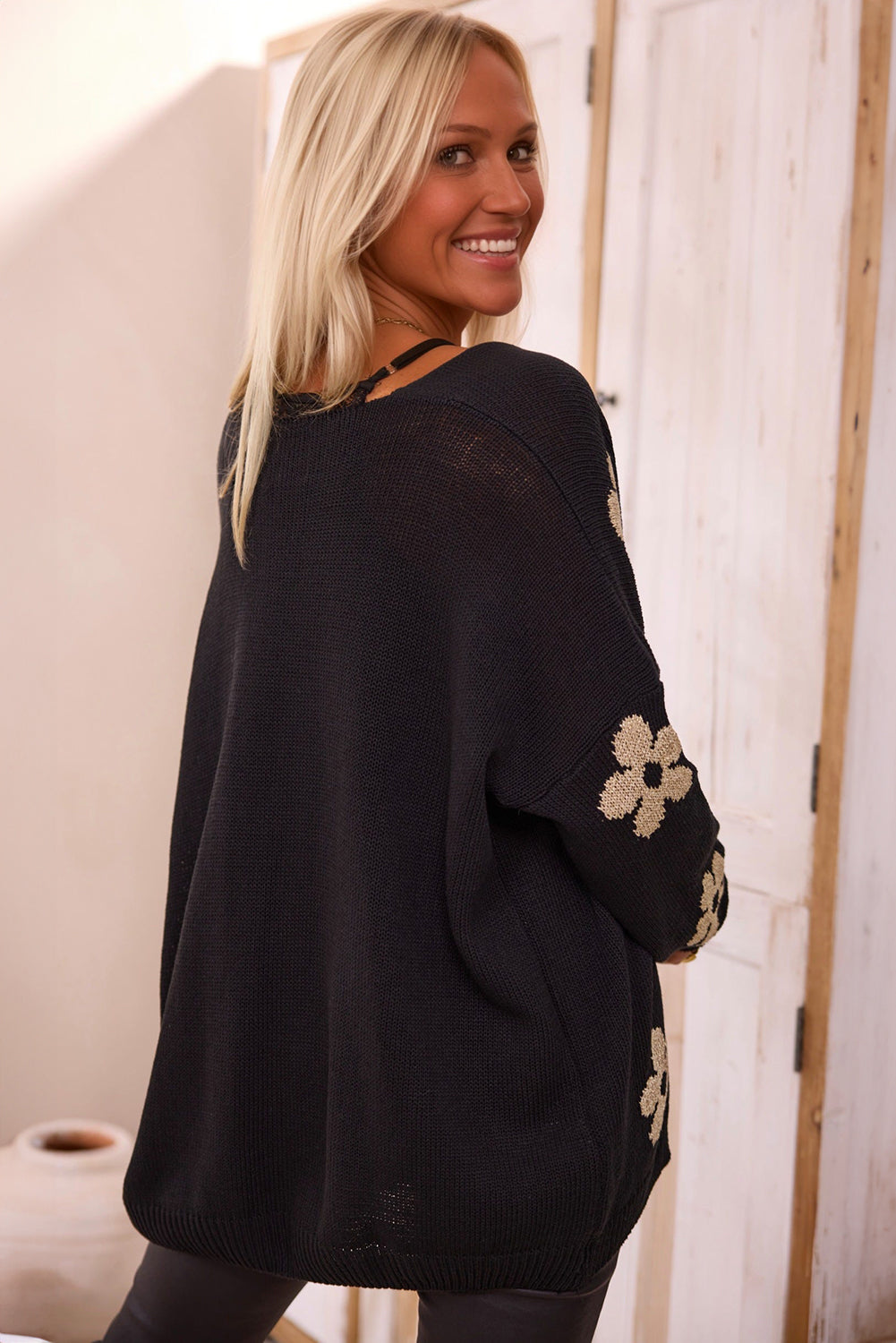 Effortlessly Elegant Cardigan with a Timeless Design