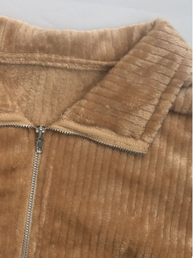 Well Tailored Jacket with a Graceful Silhouette