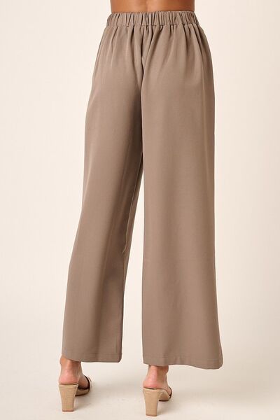 Classic Vintage Trousers with a Flattering Fit