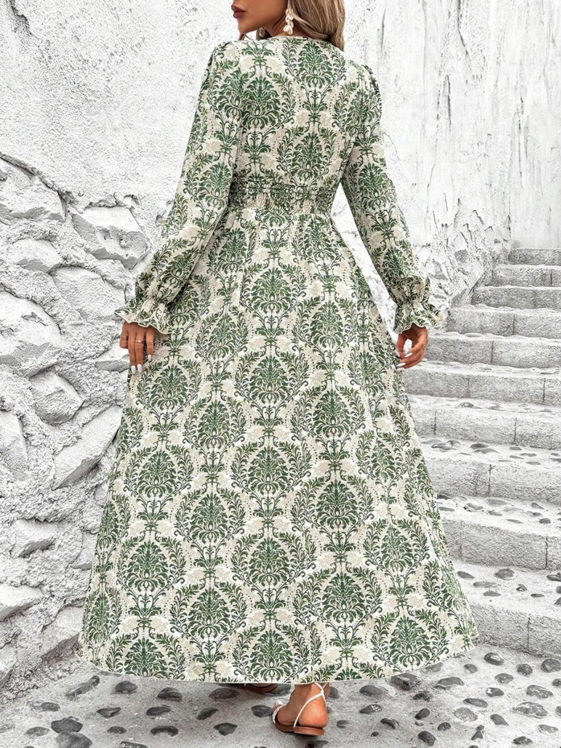 Classic Vintage Dress with a Flattering Fit