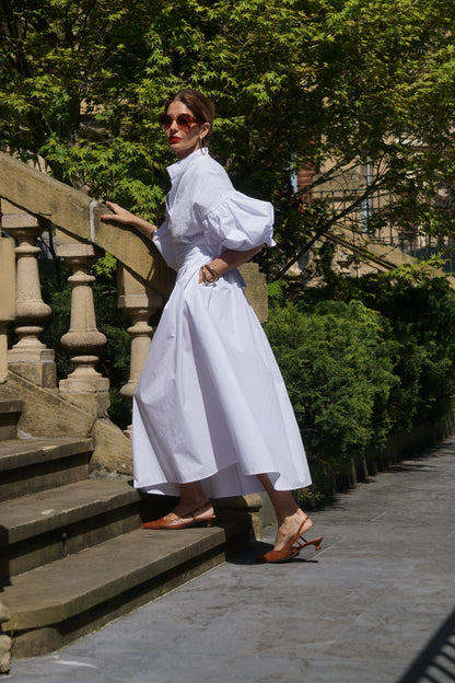 Well Tailored Dress with a Graceful Silhouette
