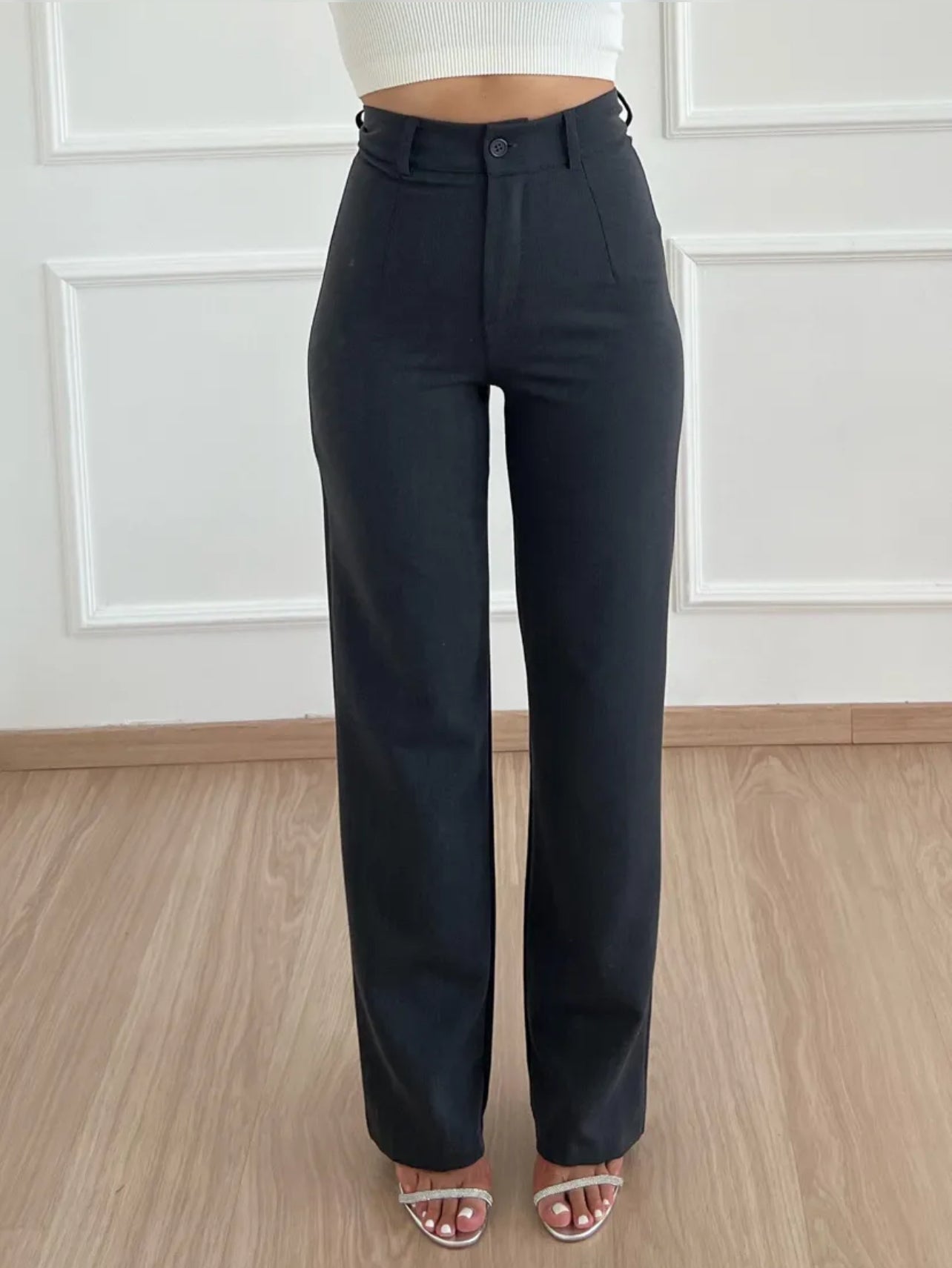 Classic Vintage Trousers with a Flattering Fit