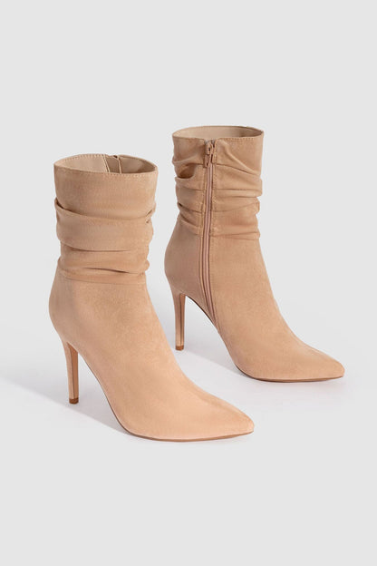 Graceful Orthopedic Boots for Modern Look
