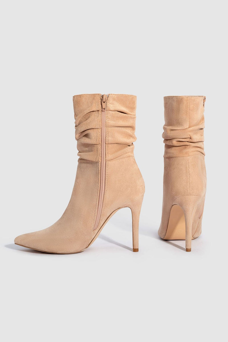 Graceful Orthopedic Boots for Modern Look