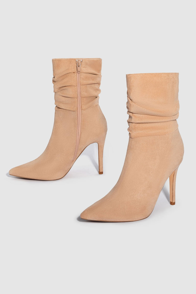 Graceful Orthopedic Boots for Modern Look