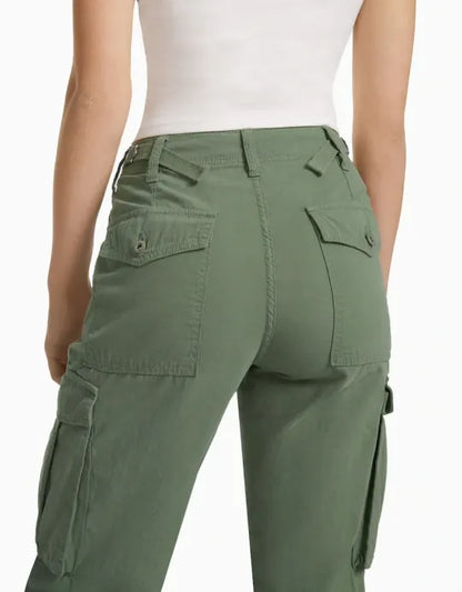 Elegantly Styled Pants for Everyday Wear