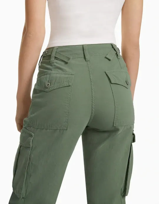 Elegantly Styled Pants for Everyday Wear