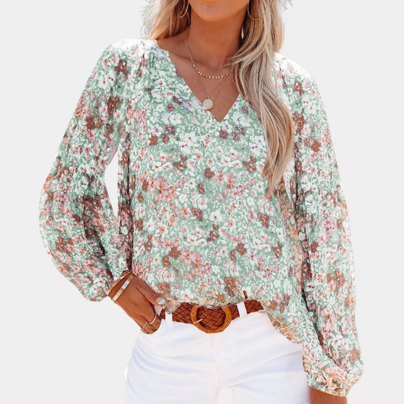 Well Tailored Blouse with a Graceful Silhouette