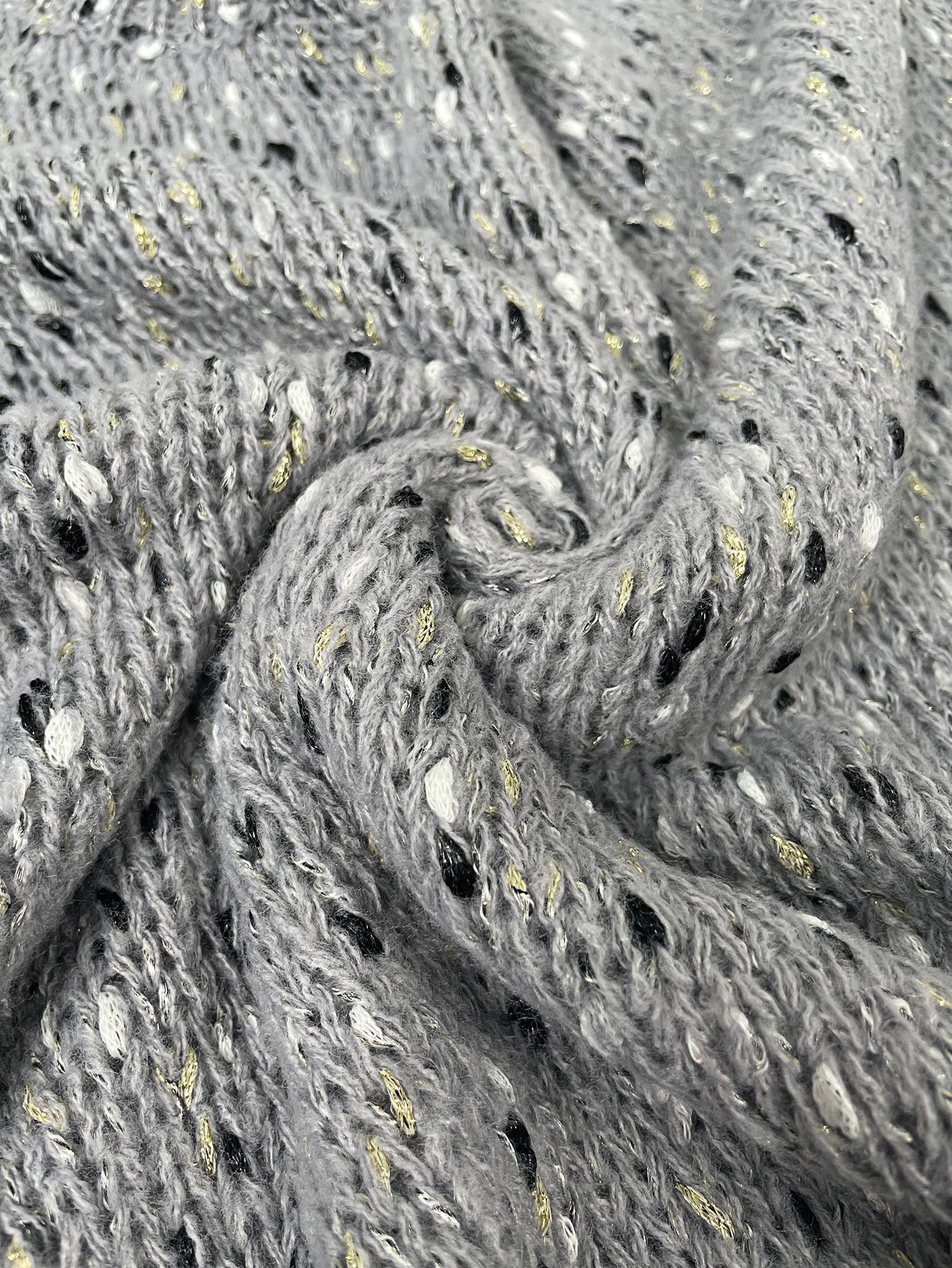 Well Tailored Sweater with a Graceful Silhouette