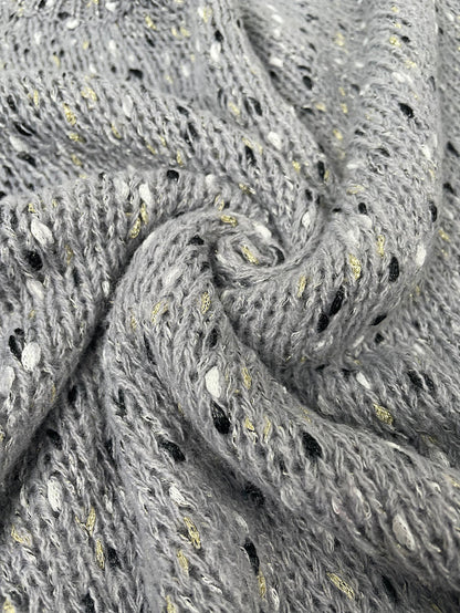 Well Tailored Sweater with a Graceful Silhouette