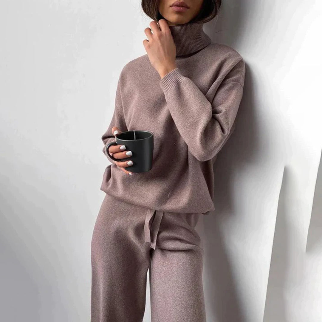 Well Tailored Sweater with a Graceful Silhouette