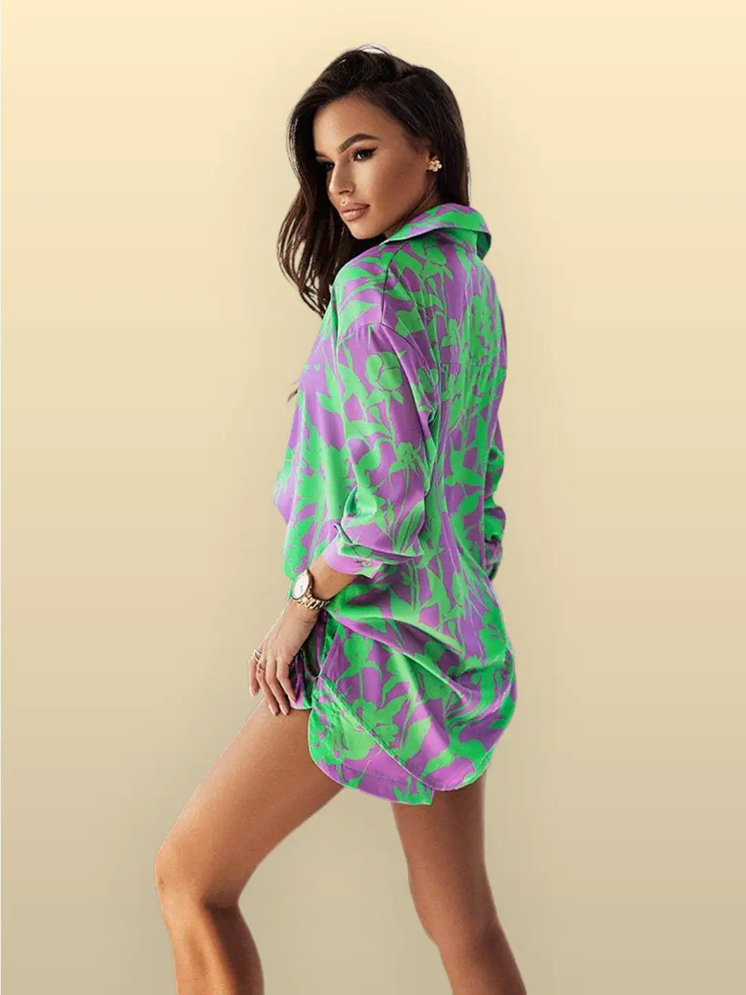 Effortlessly Elegant Garment with a Timeless Design