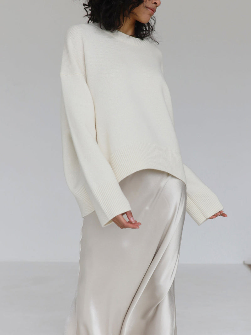 Effortlessly Elegant Sweater with a Timeless Design