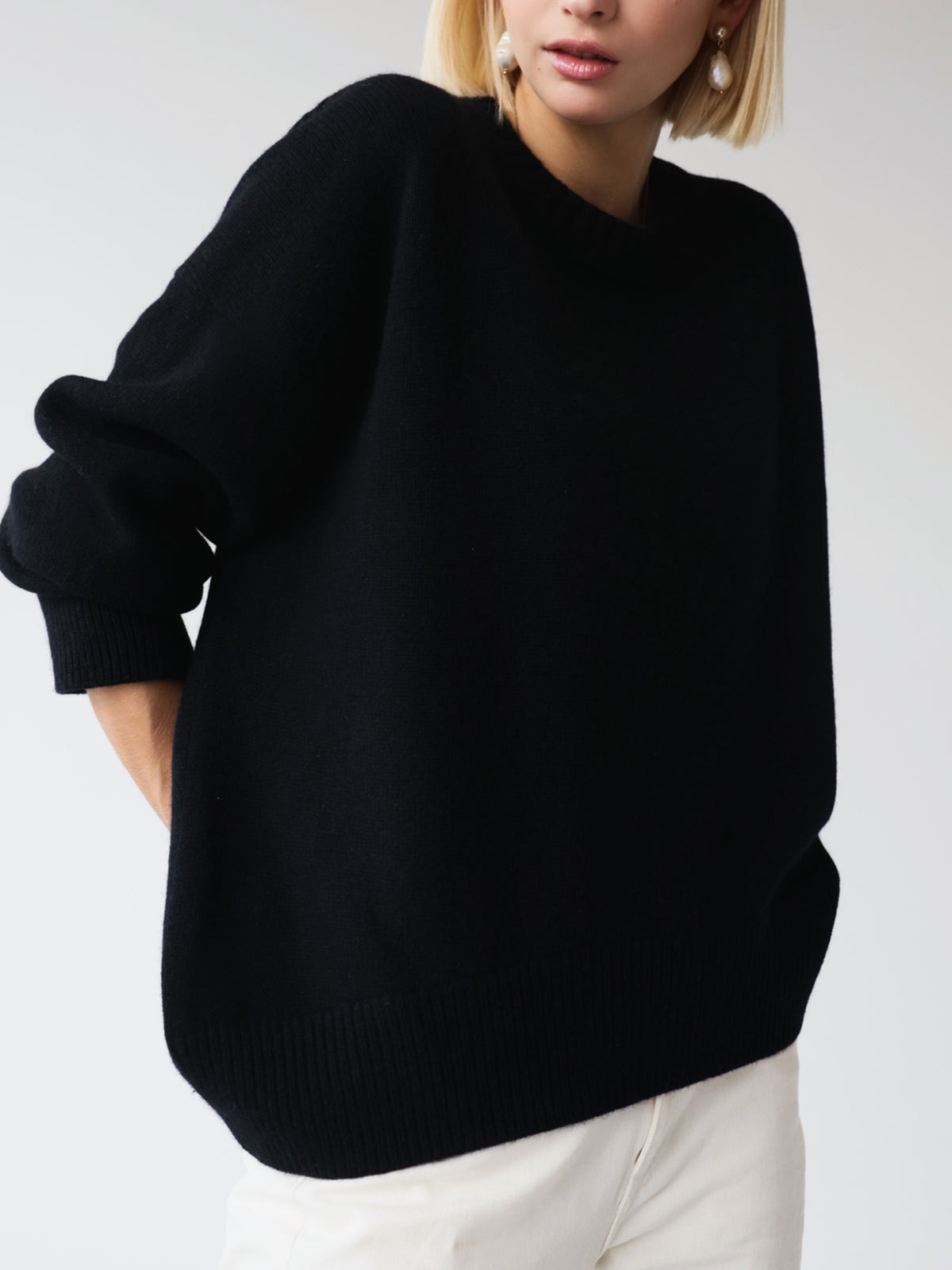 Effortlessly Elegant Sweater with a Timeless Design