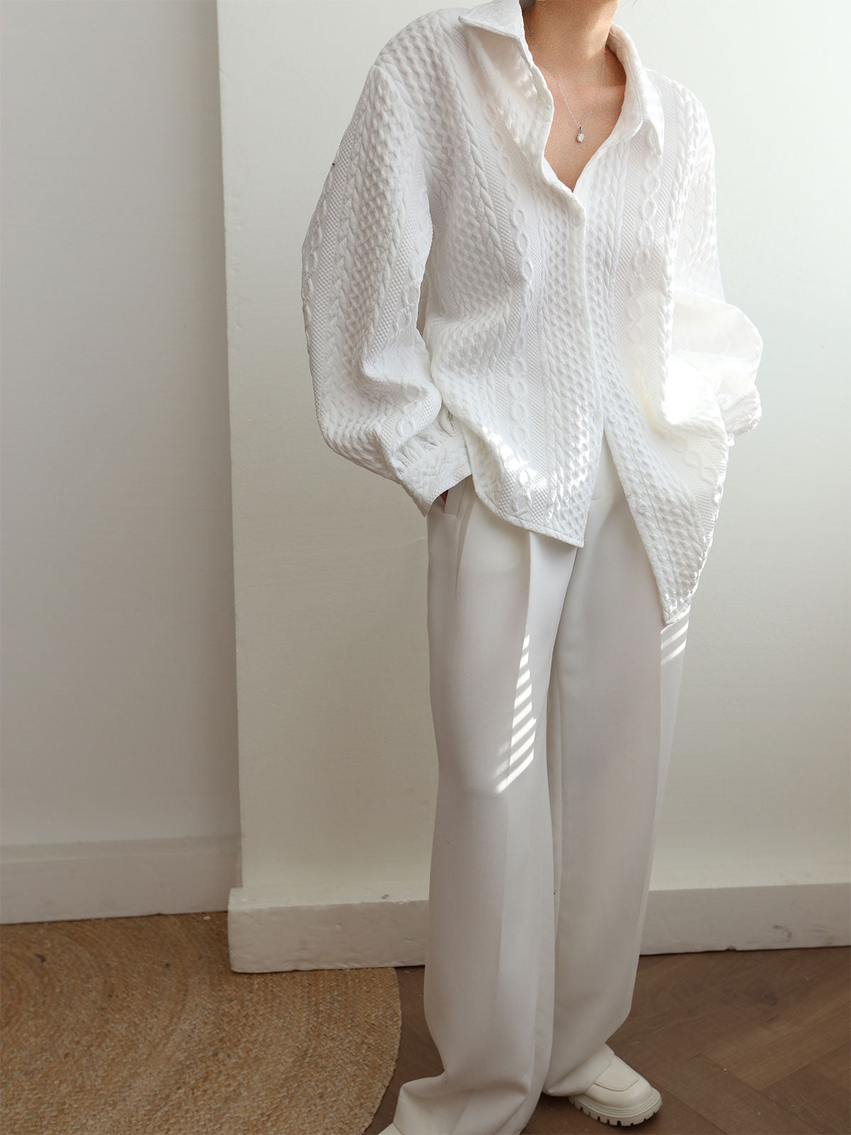 Well Tailored Blouse with a Graceful Silhouette