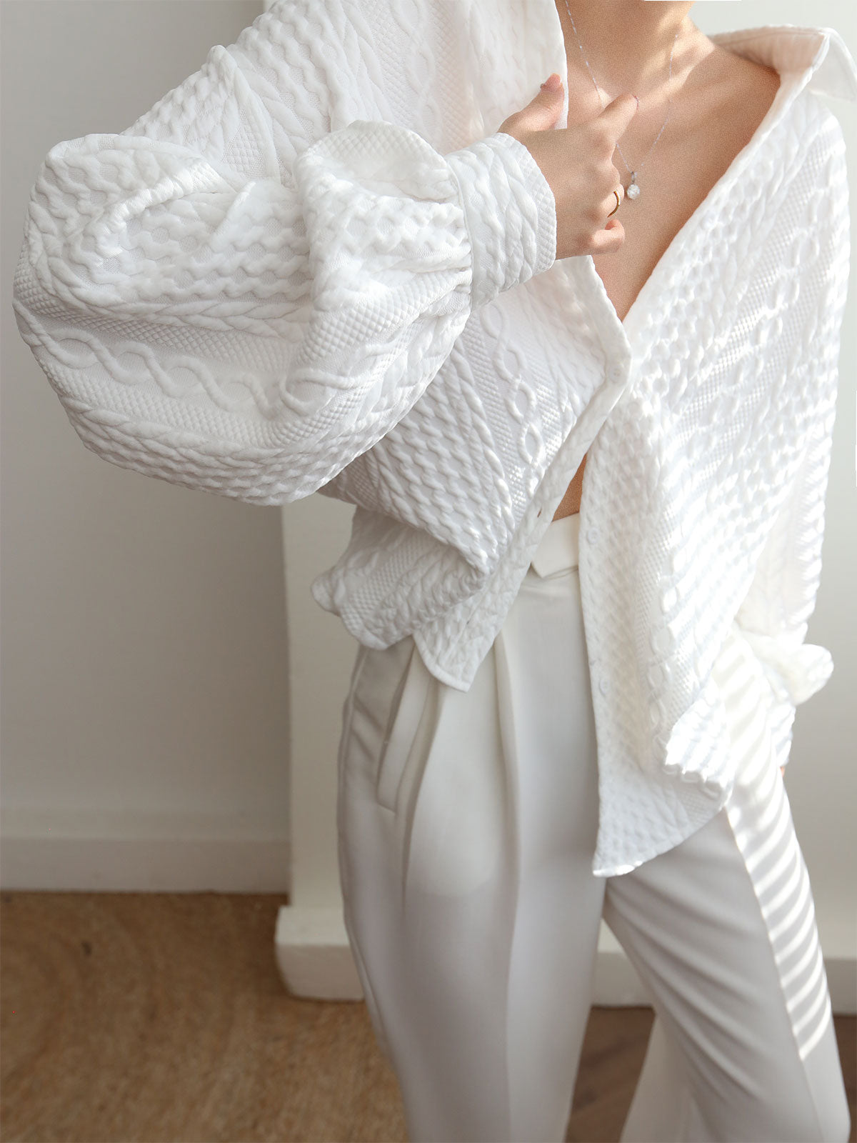 Well Tailored Blouse with a Graceful Silhouette