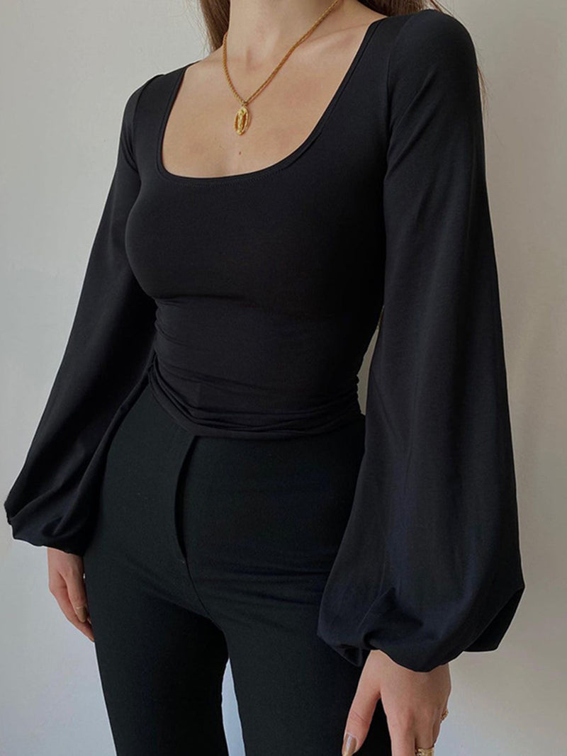 Well Tailored Blouse with a Graceful Silhouette