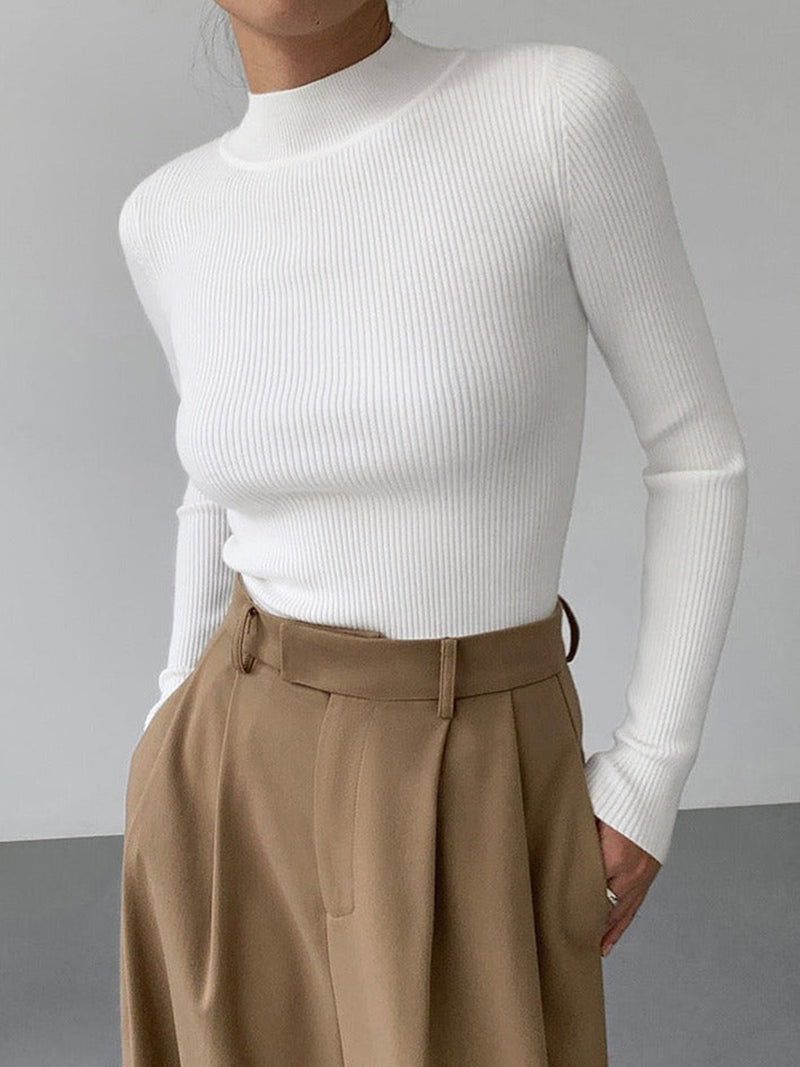 Well Tailored Sweater with a Graceful Silhouette