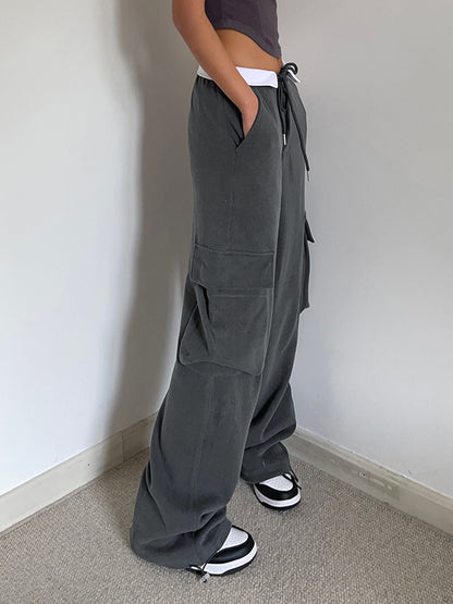Effortlessly Elegant Pants with a Timeless Design