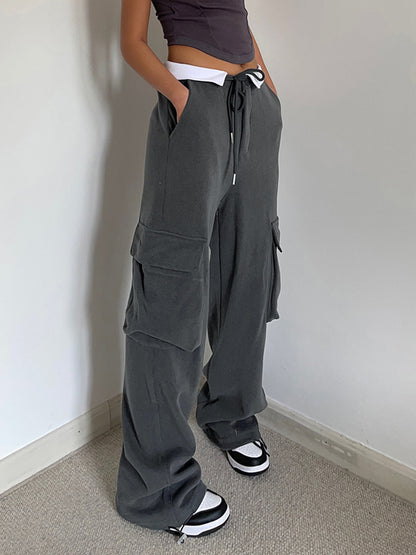 Effortlessly Elegant Pants with a Timeless Design