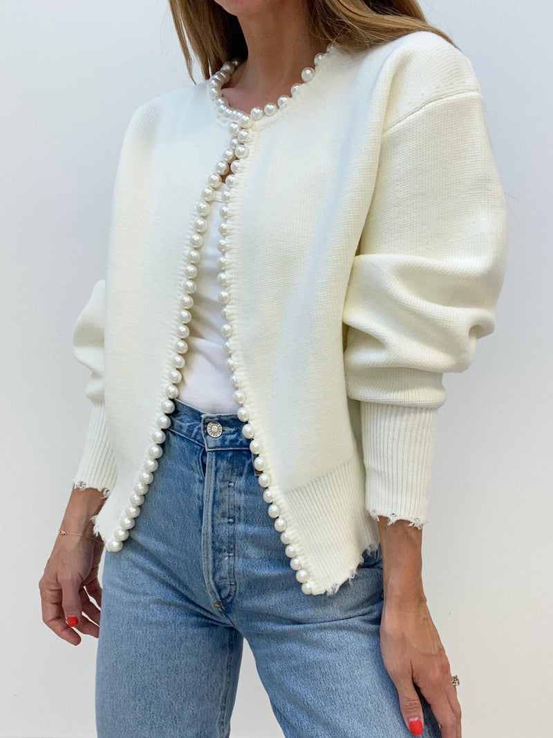 Well Tailored Cardigan with a Graceful Silhouette