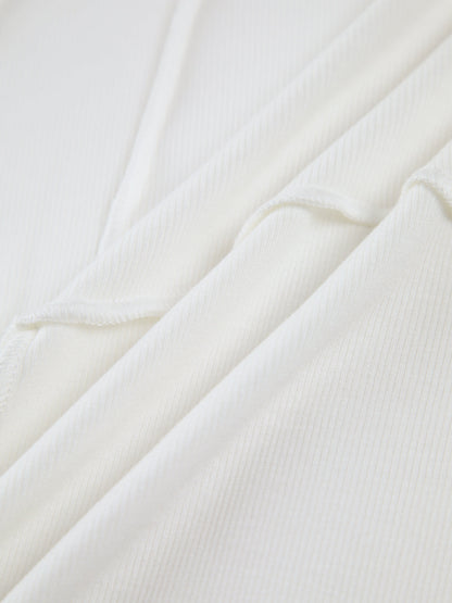 Well Tailored Top with a Graceful Silhouette