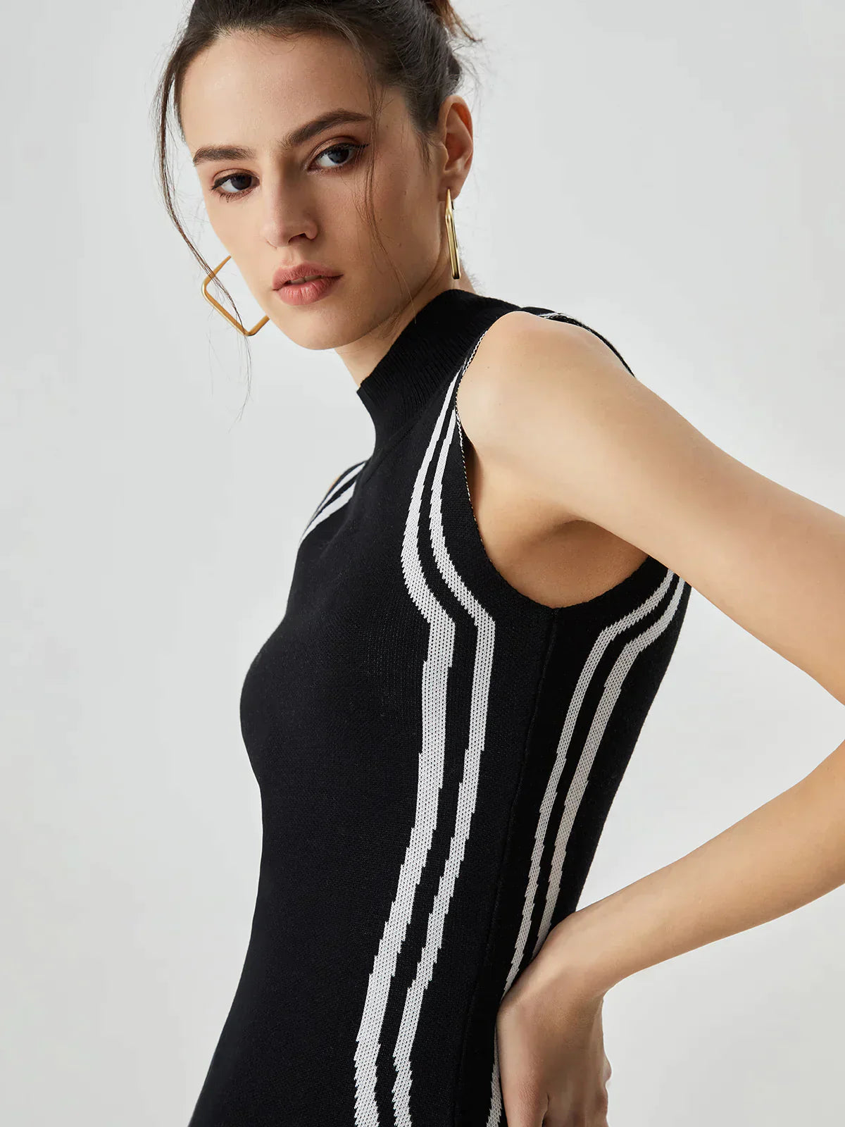 Gracefully Styled Dress for Any Occasion