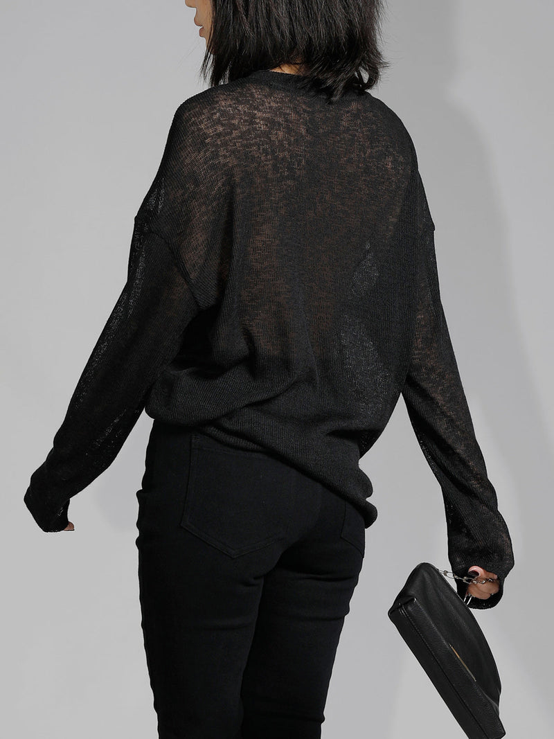 Effortlessly Elegant Top with a Timeless Design
