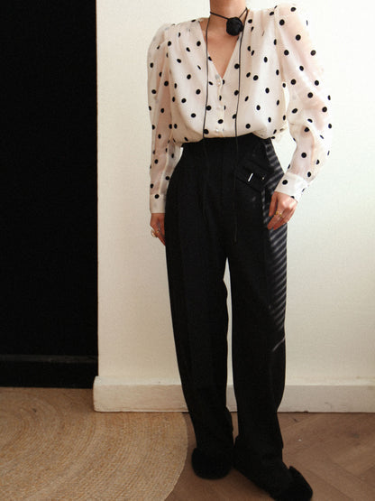 Classic Vintage Blouse with a Flattering Fit