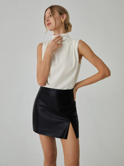 Well Tailored Blouse with a Graceful Silhouette
