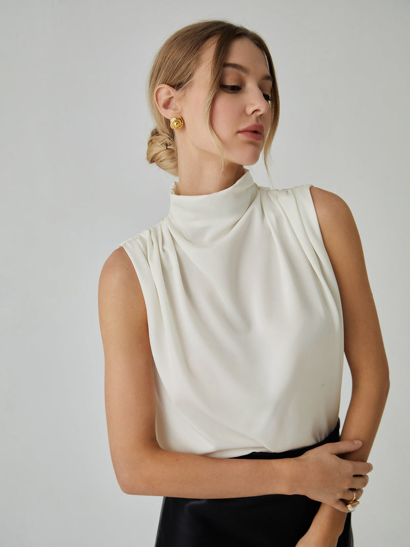 Well Tailored Blouse with a Graceful Silhouette