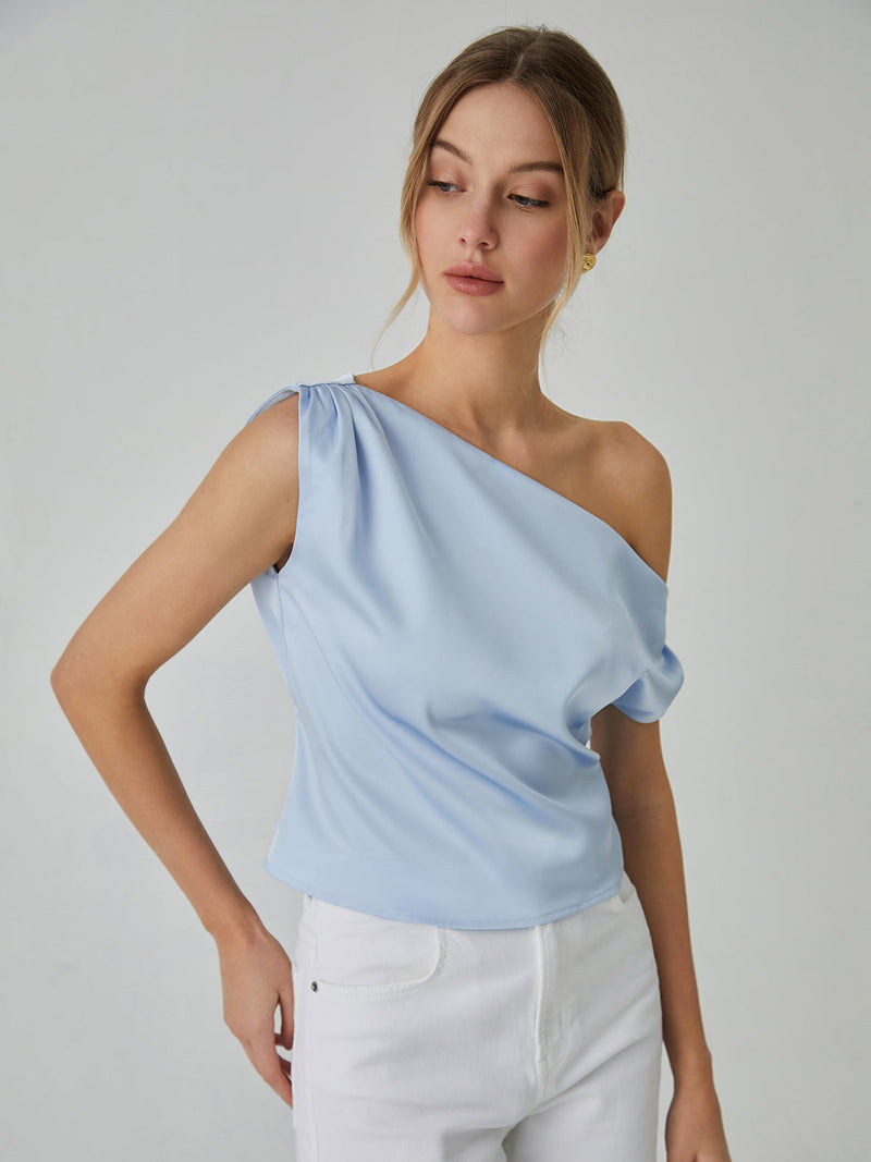Beautifully Crafted Blouse in a Classic Style