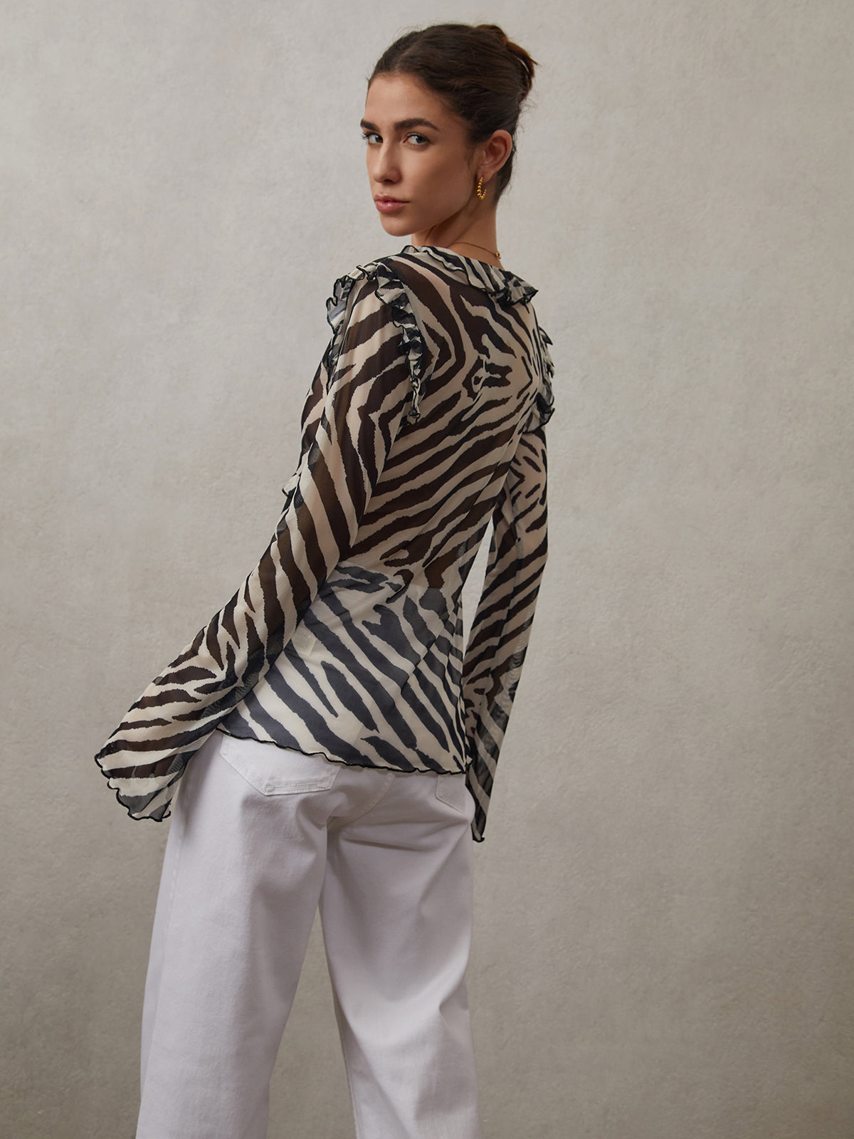 Beautifully Finished Top in a Timeless Design