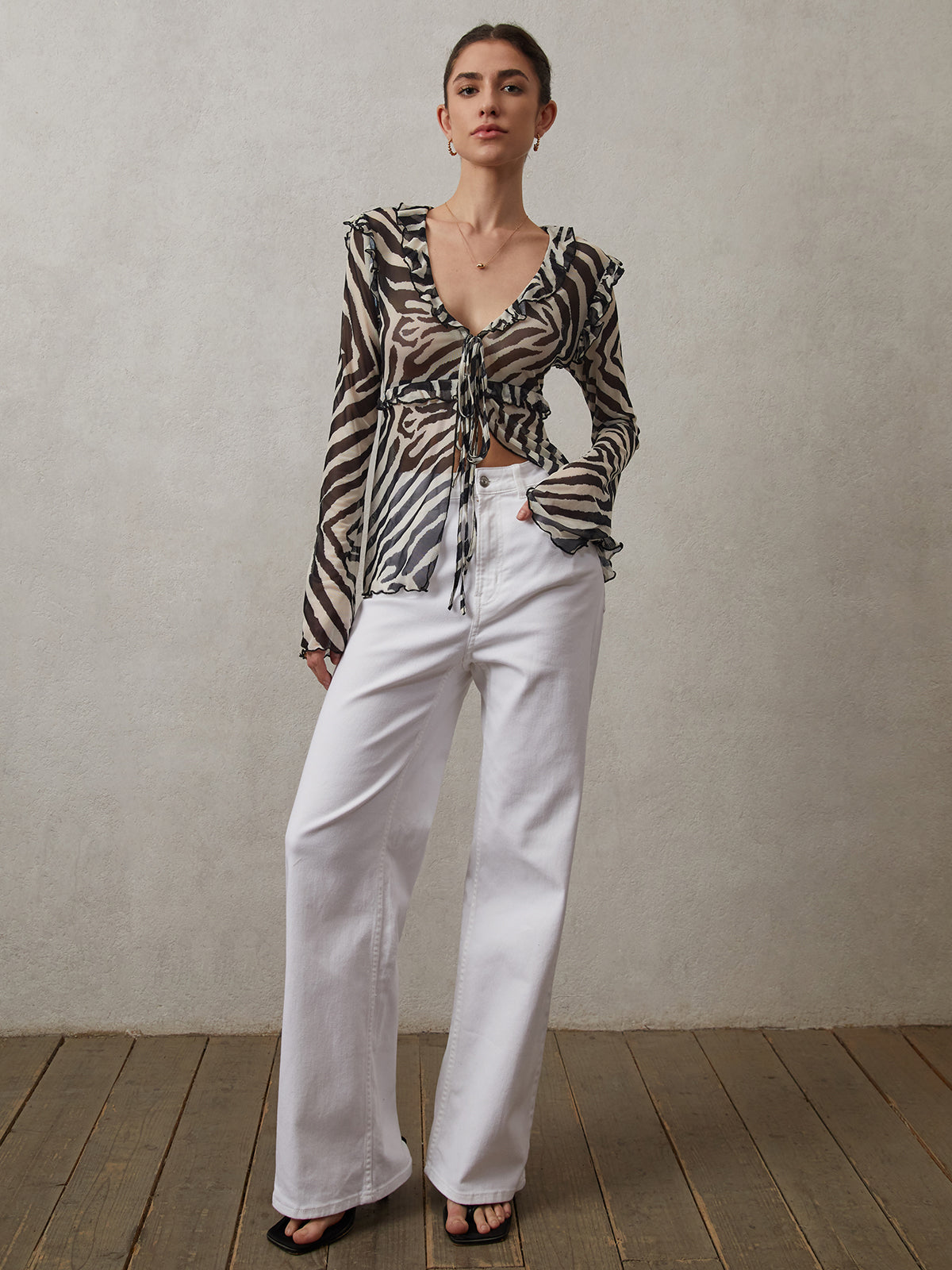 Beautifully Finished Top in a Timeless Design