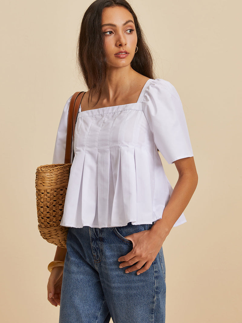 Well Tailored Blouse with a Graceful Silhouette