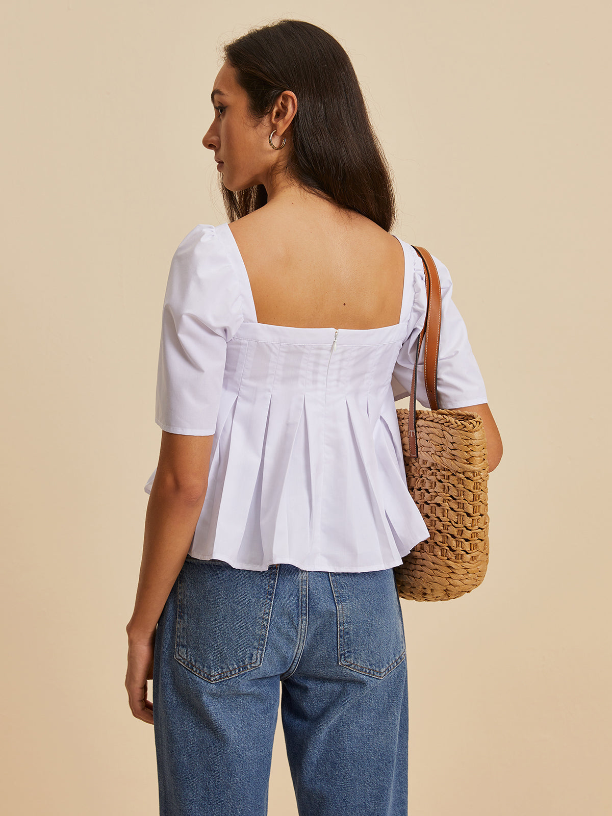 Well Tailored Blouse with a Graceful Silhouette