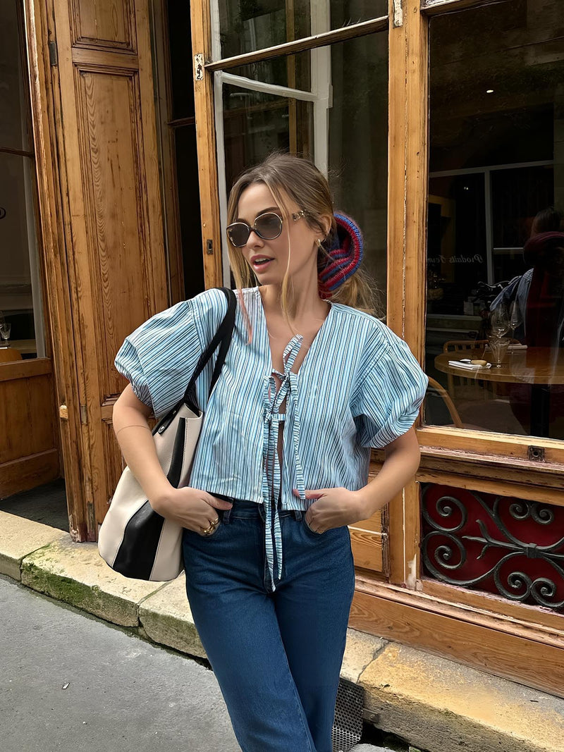 Effortlessly Elegant Blouse with a Timeless Design