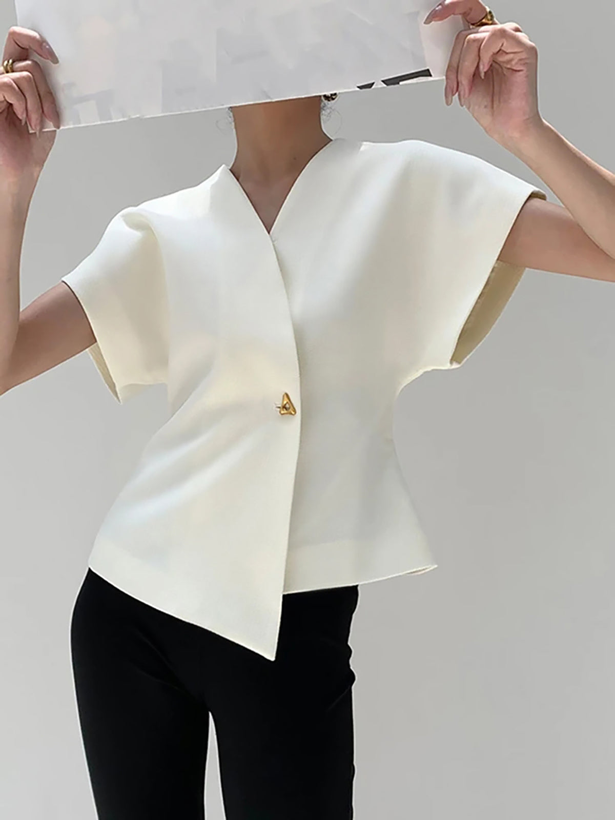 Classic Vintage Blouse with a Flattering Fit